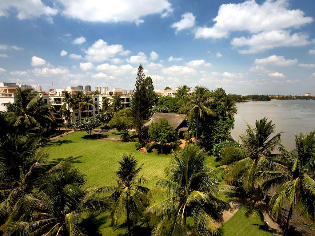 Khách sạn hẻo lánh Riverside Serviced