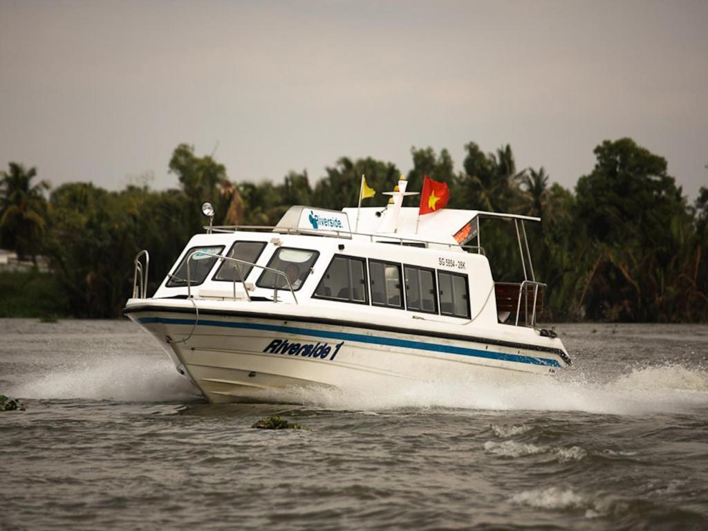 Khách sạn hẻo lánh Riverside Serviced 4*
