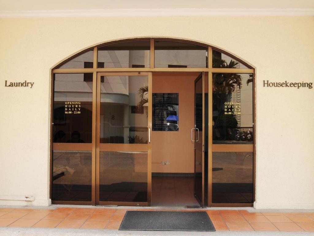 Khách sạn hẻo lánh Riverside Serviced 4*