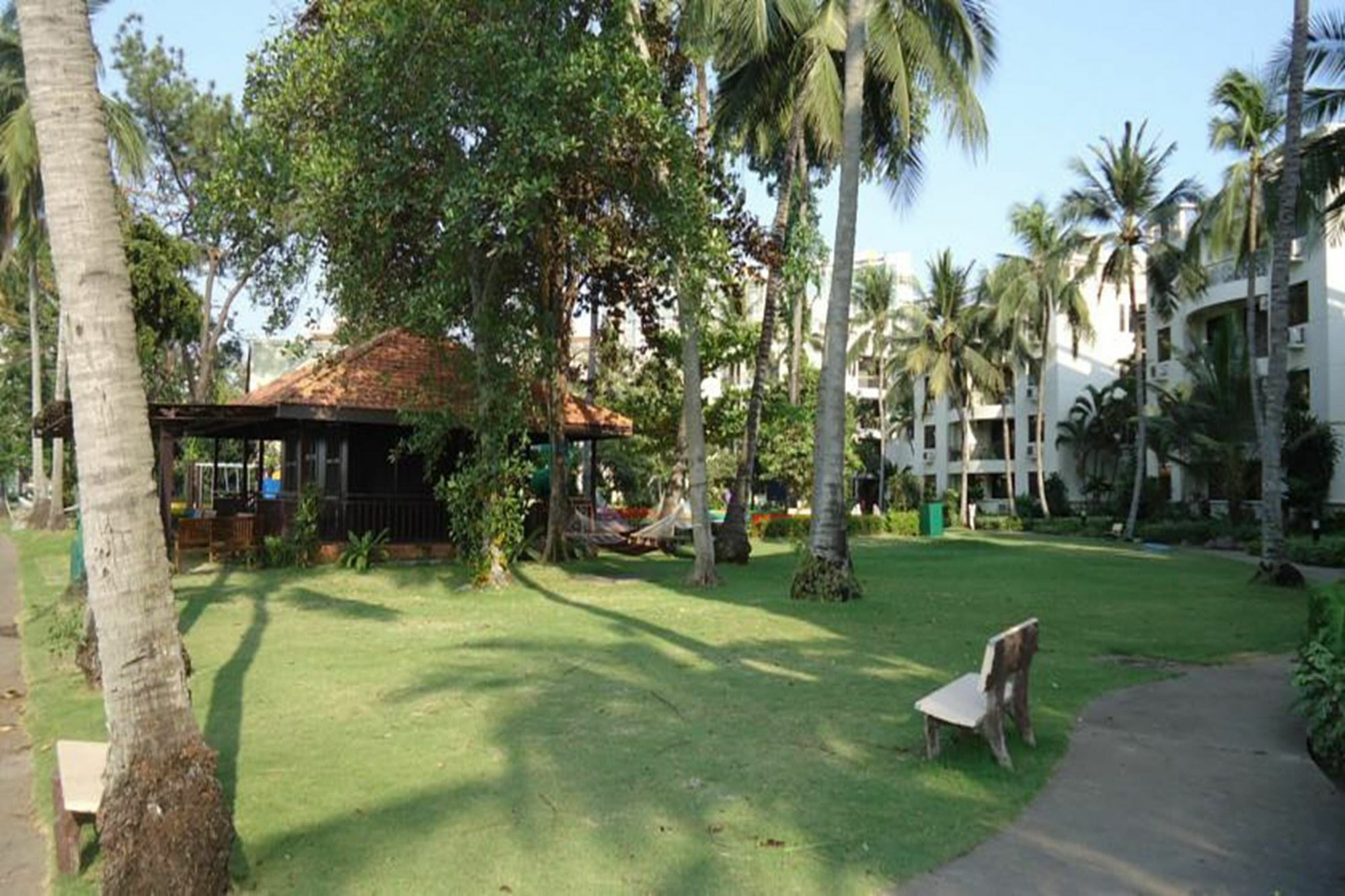 Riverside Serviced Khách sạn hẻo lánh