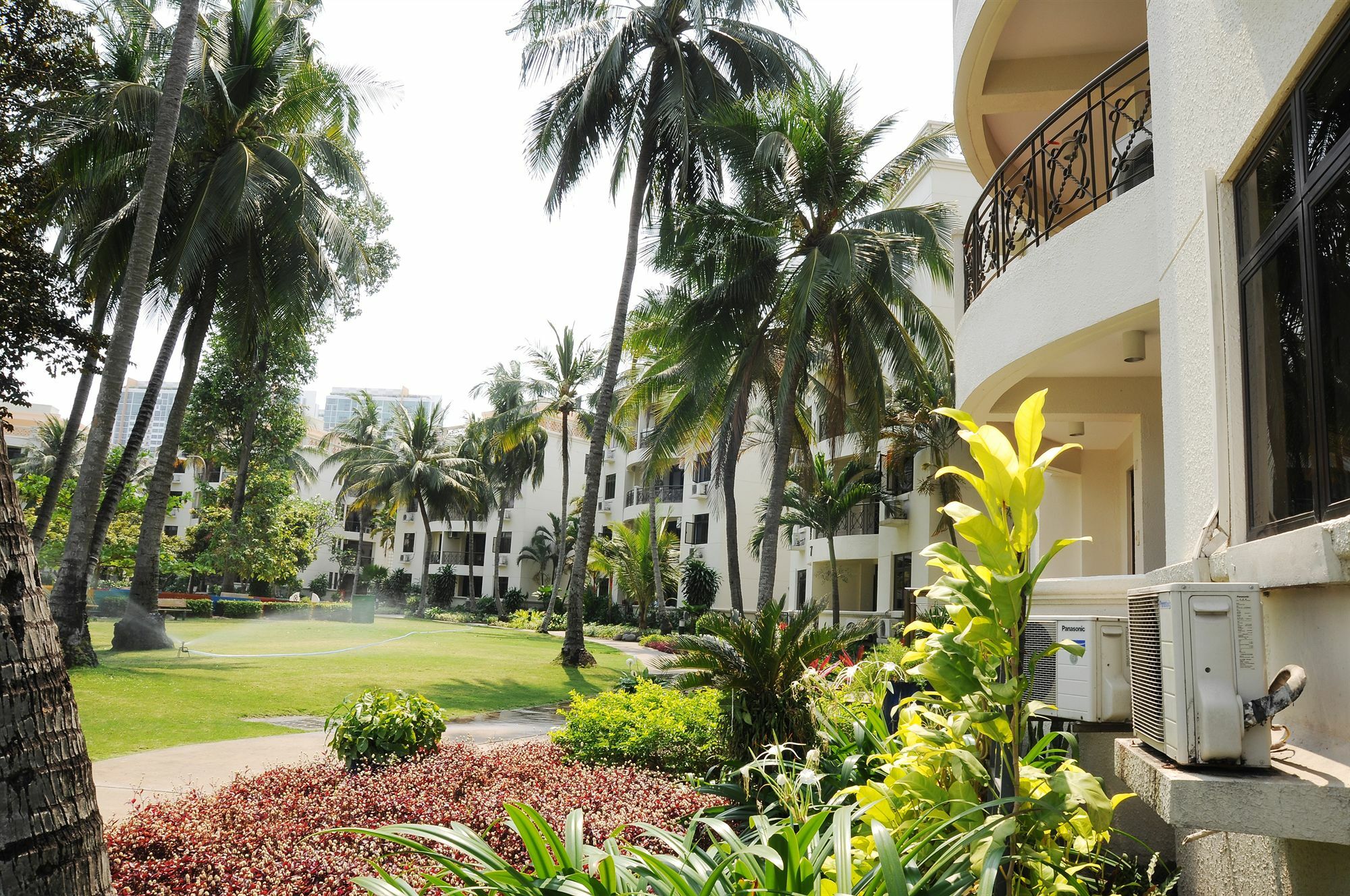 Khách sạn hẻo lánh Riverside Serviced 4*